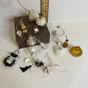 Vintage dollhouse miniatures lot of over 10 pieces of lighting fixtures & parts